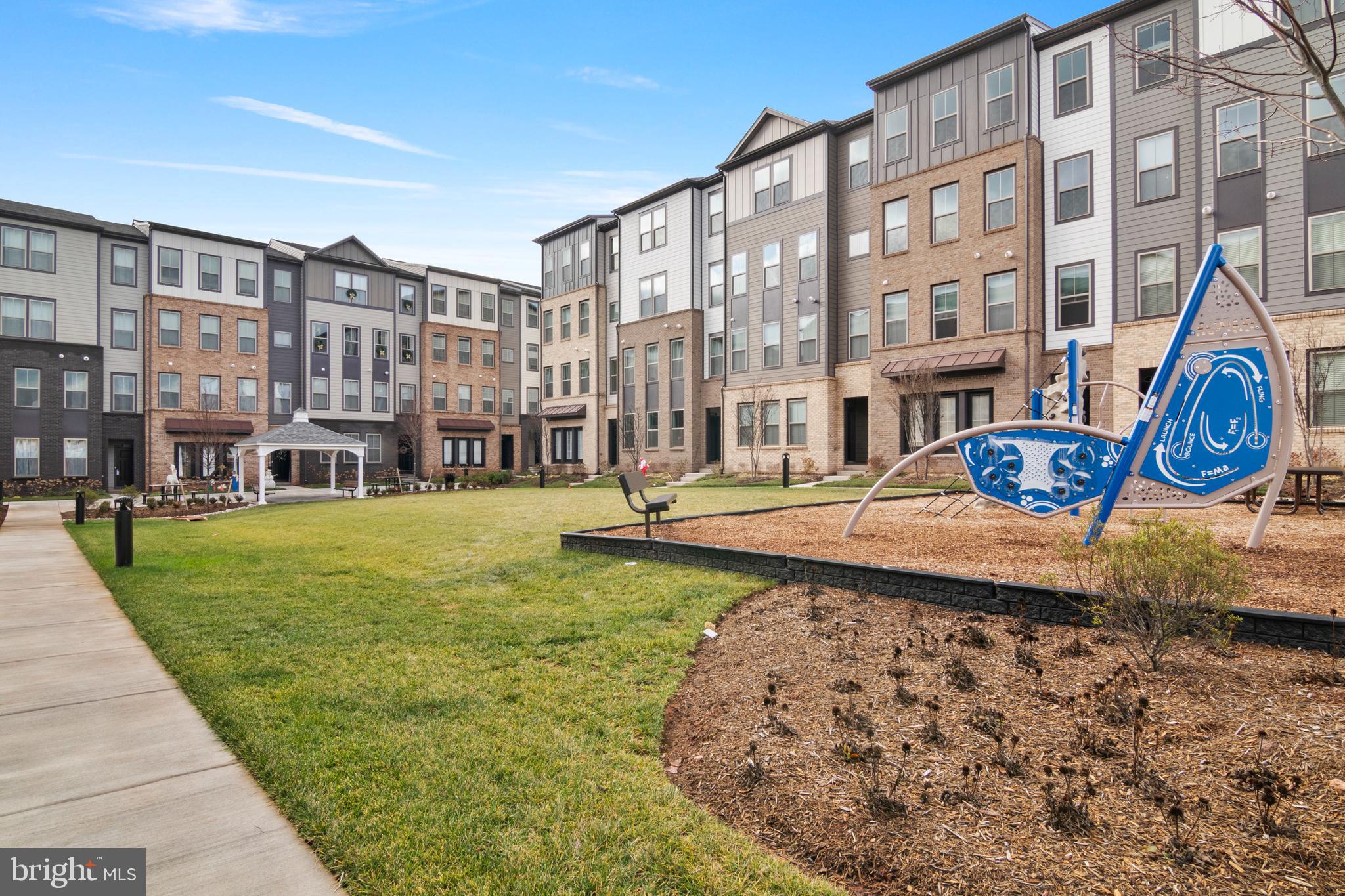 20935 BLUEBIRD SQUARE