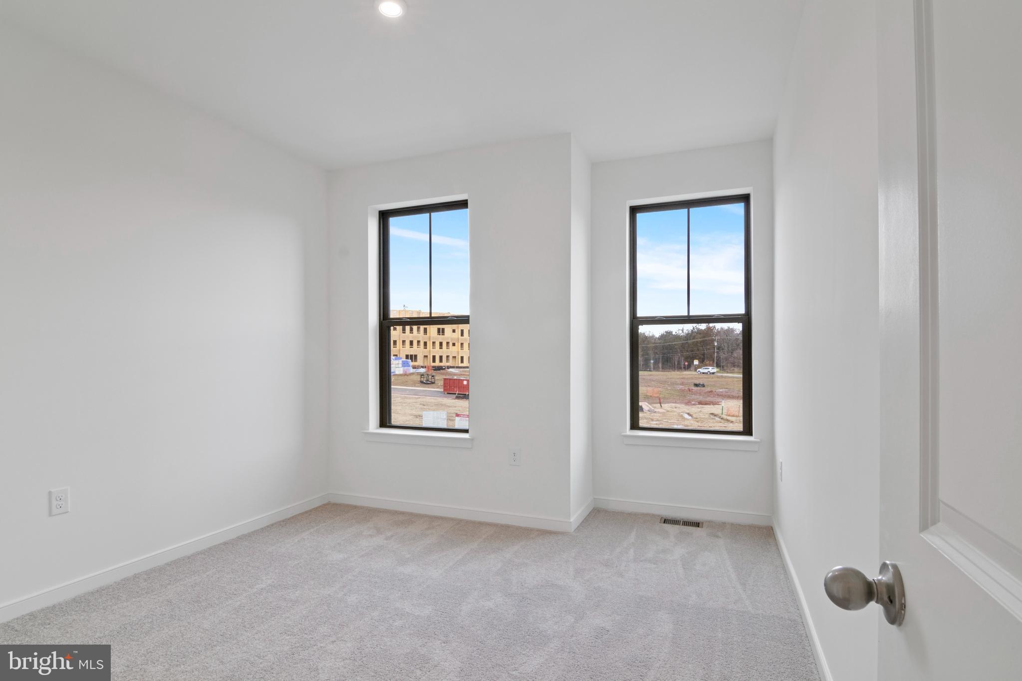 20935 BLUEBIRD SQUARE