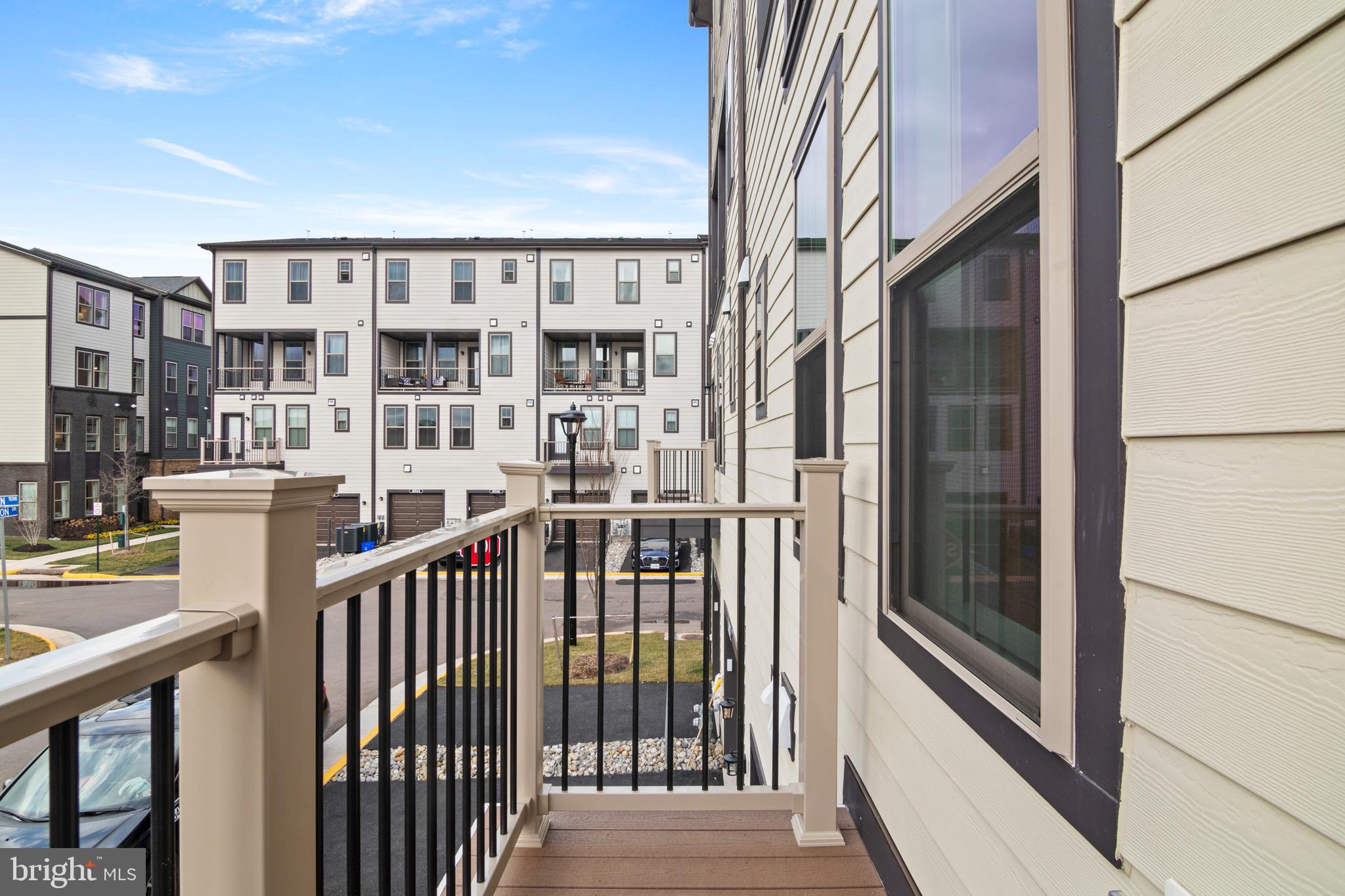 20935 BLUEBIRD SQUARE