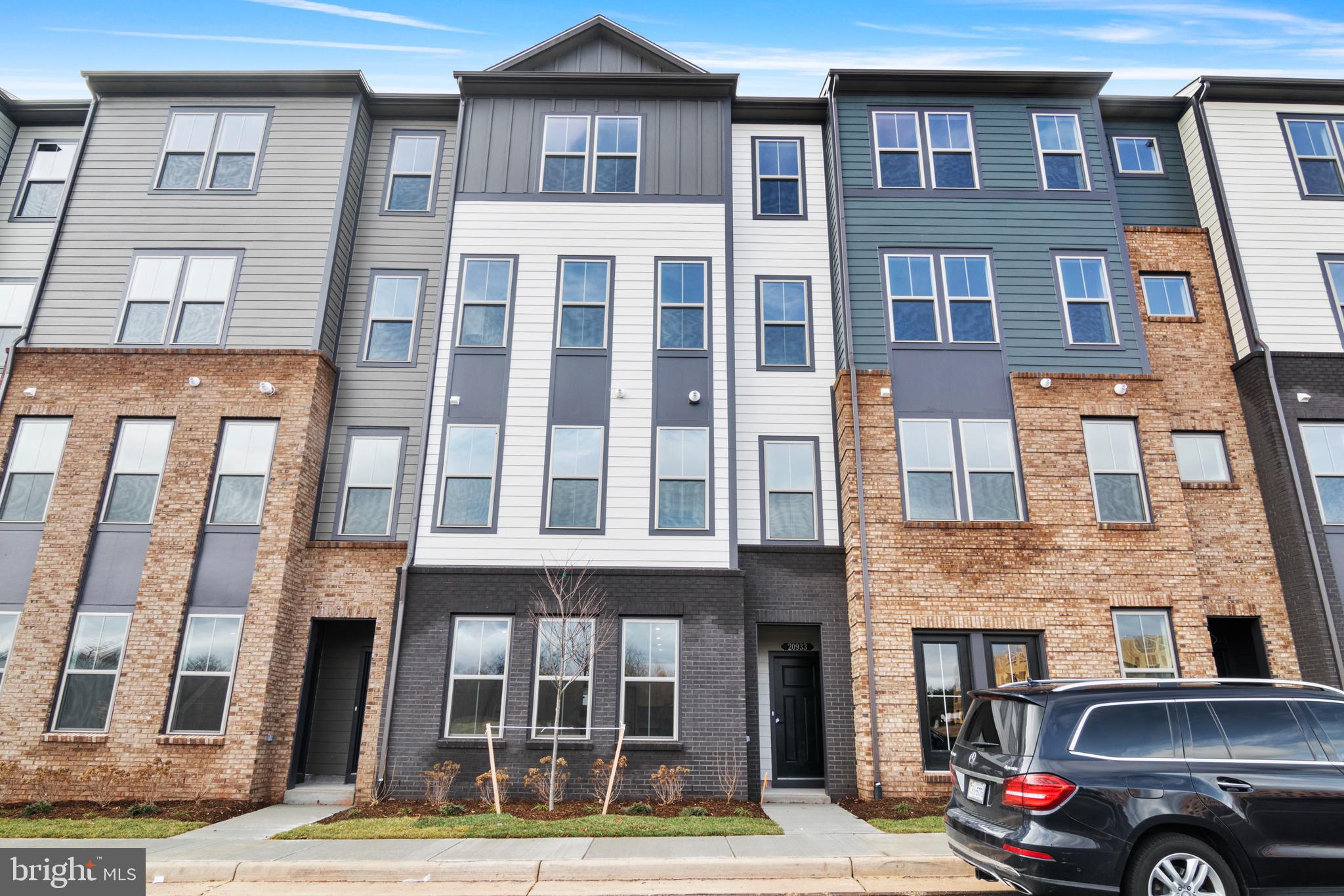 20935 BLUEBIRD SQUARE