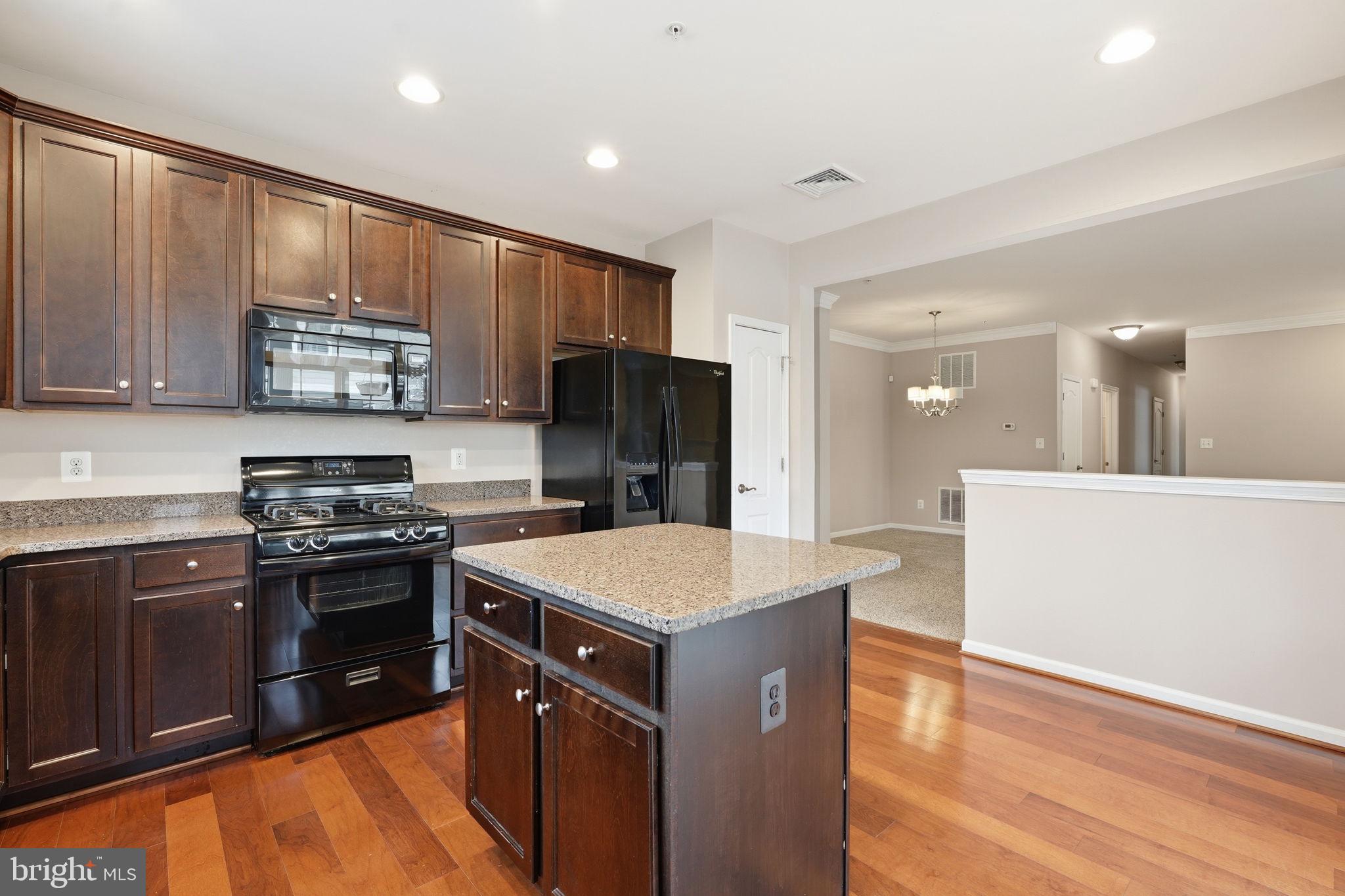 44025 VAIRA TERRACE
