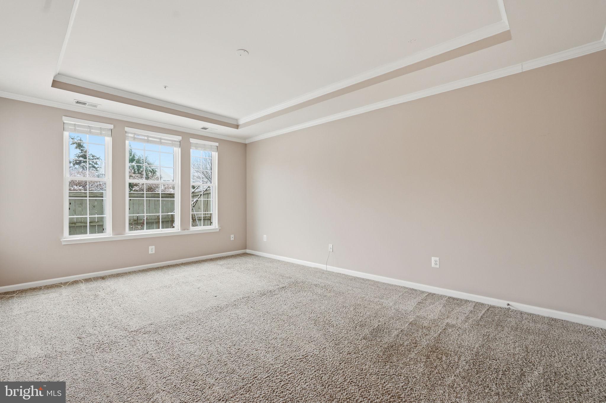 44025 VAIRA TERRACE