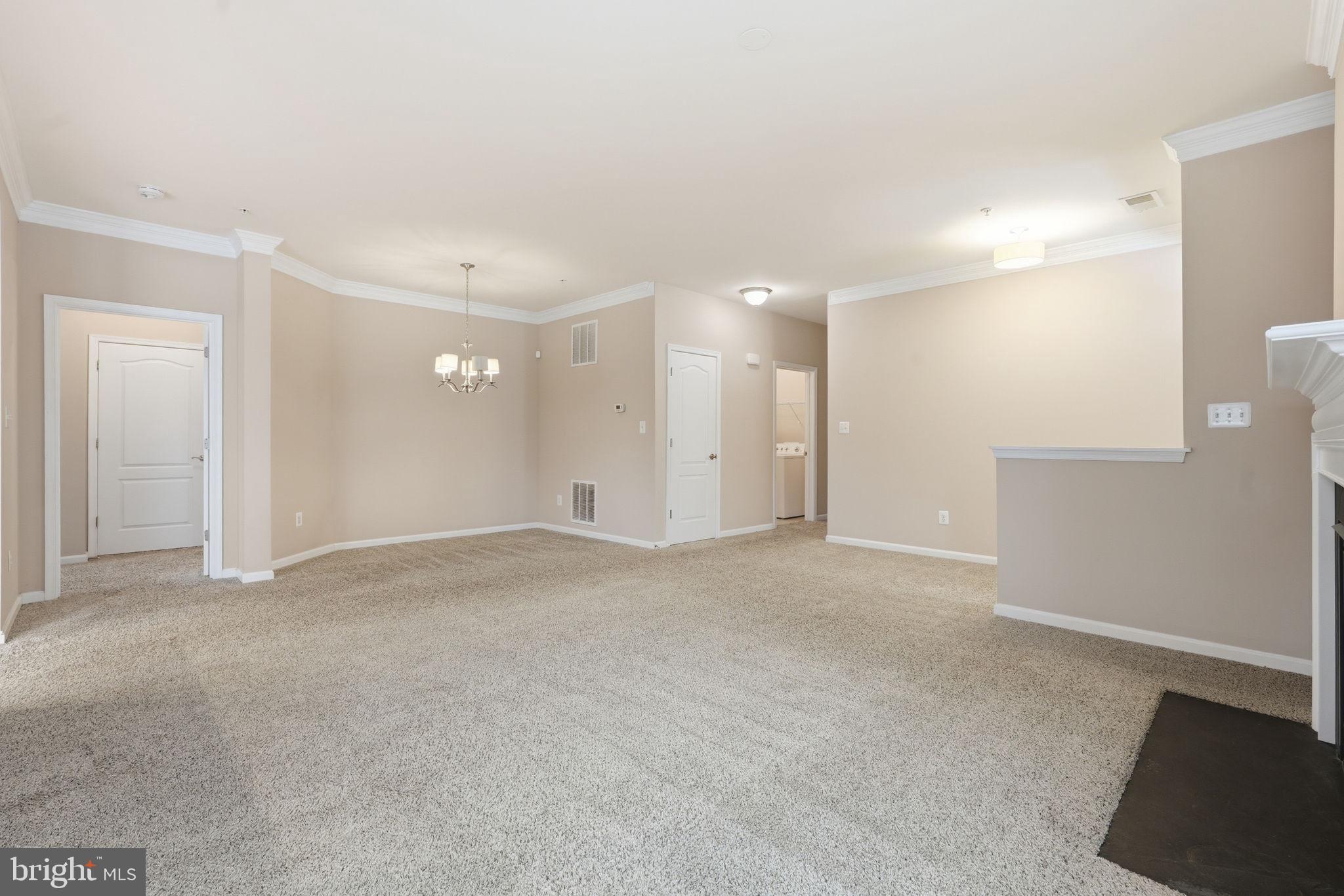 44025 VAIRA TERRACE