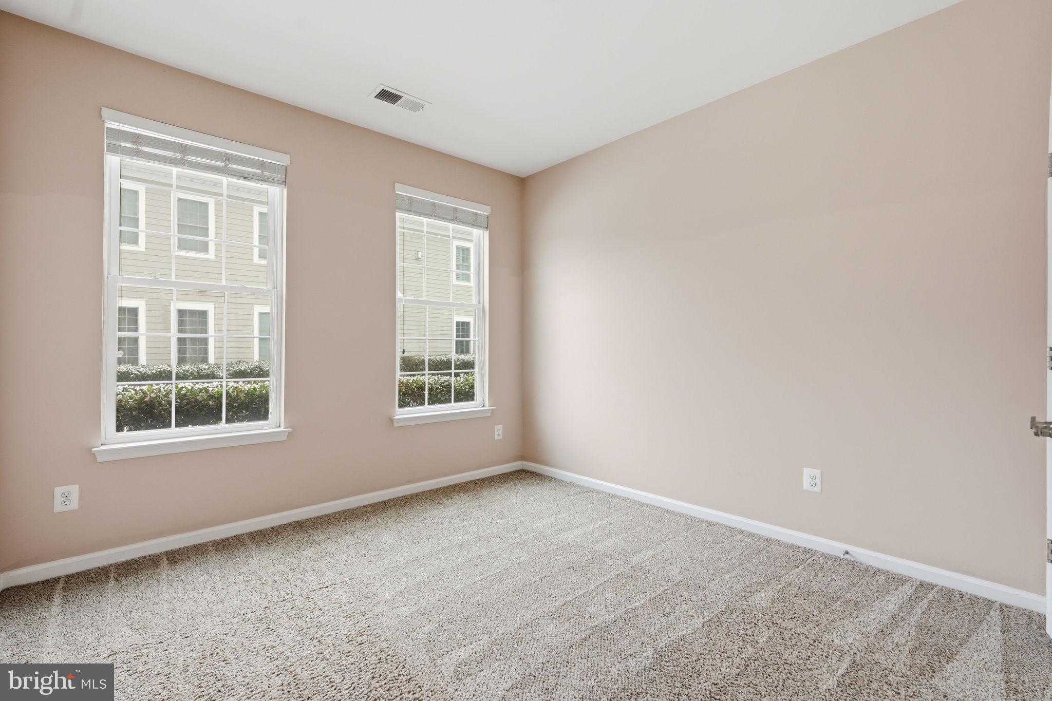44025 VAIRA TERRACE