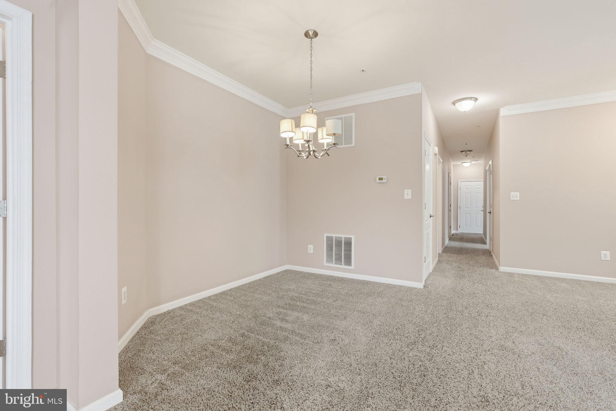 44025 VAIRA TERRACE