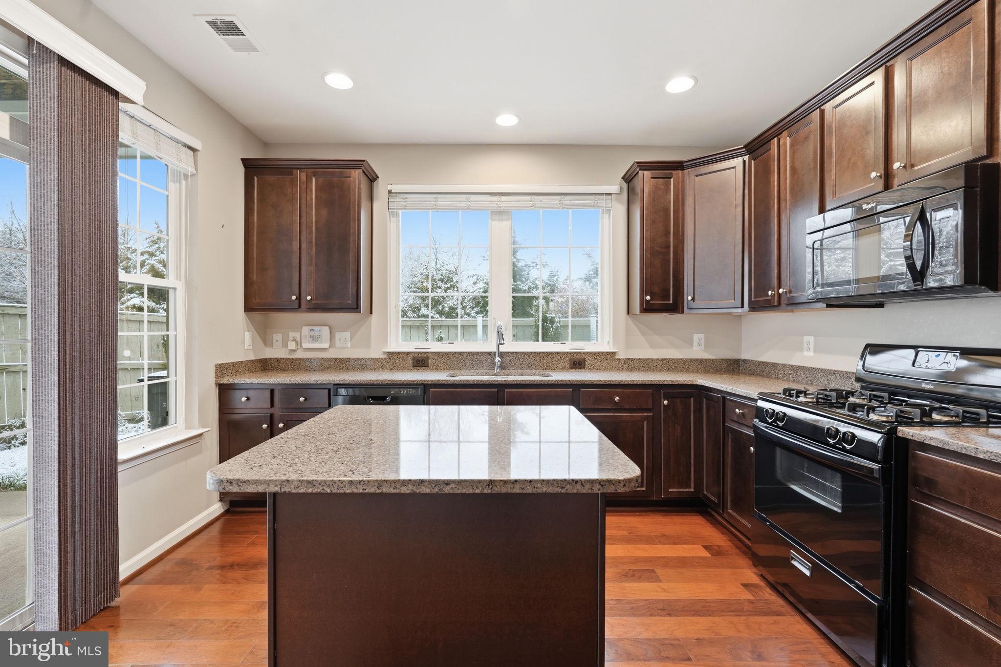 44025 VAIRA TERRACE