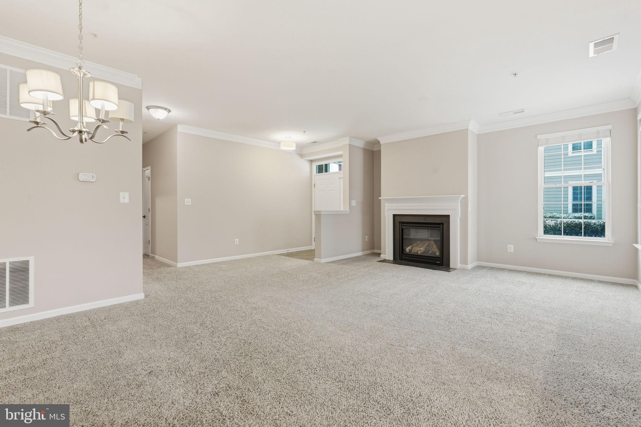 44025 VAIRA TERRACE