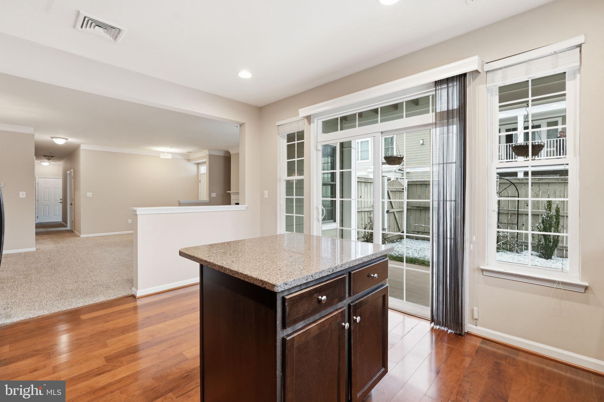 44025 VAIRA TERRACE