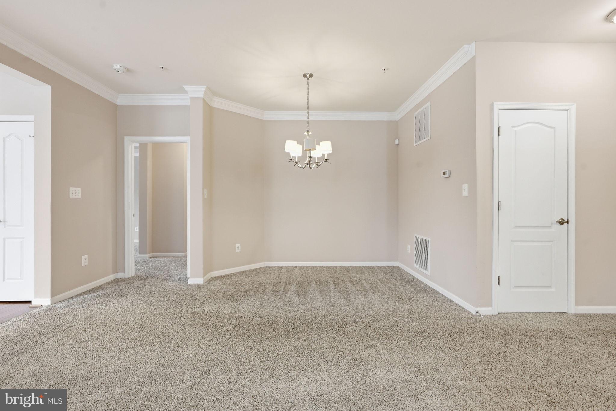 44025 VAIRA TERRACE