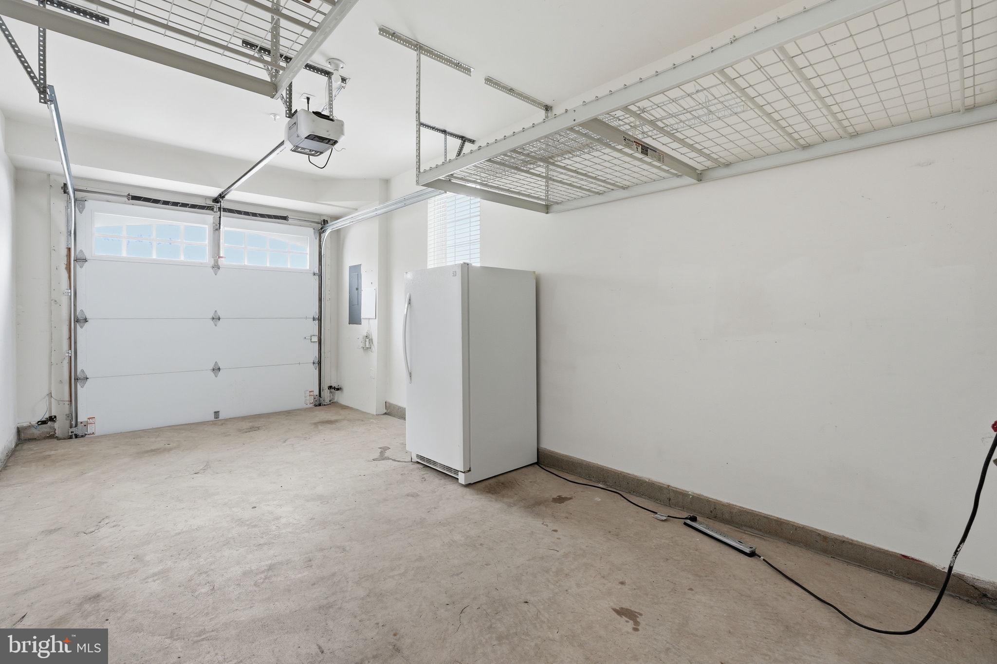 44025 VAIRA TERRACE