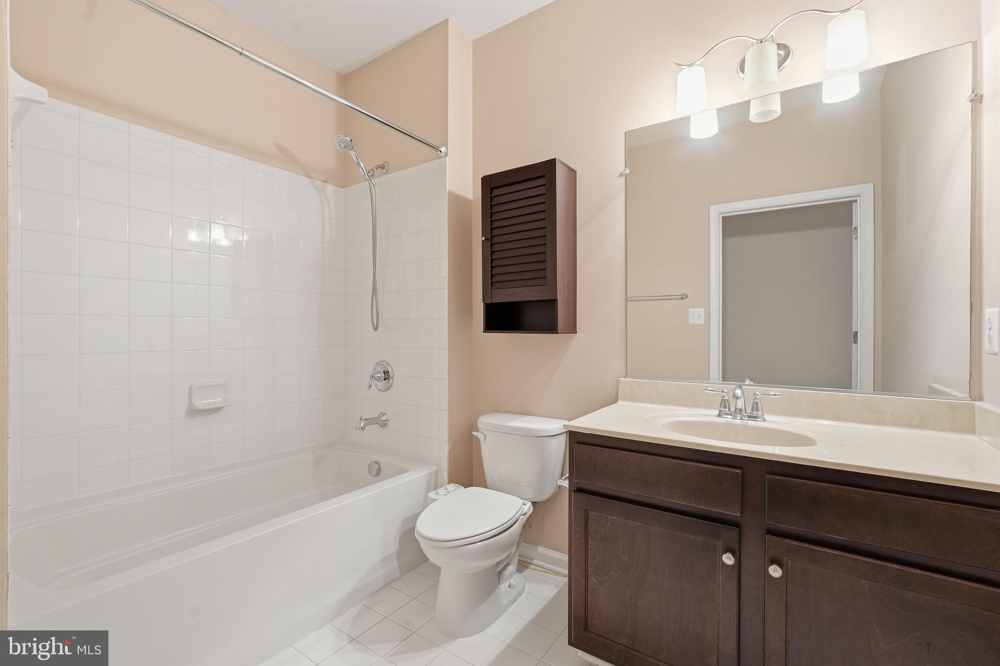 44025 VAIRA TERRACE