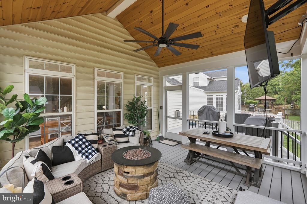43333 WINTERSRUN COURT