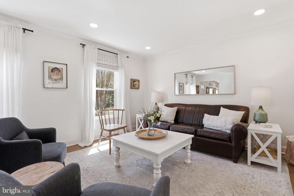 20019 GREAT FALLS FOREST DRIVE