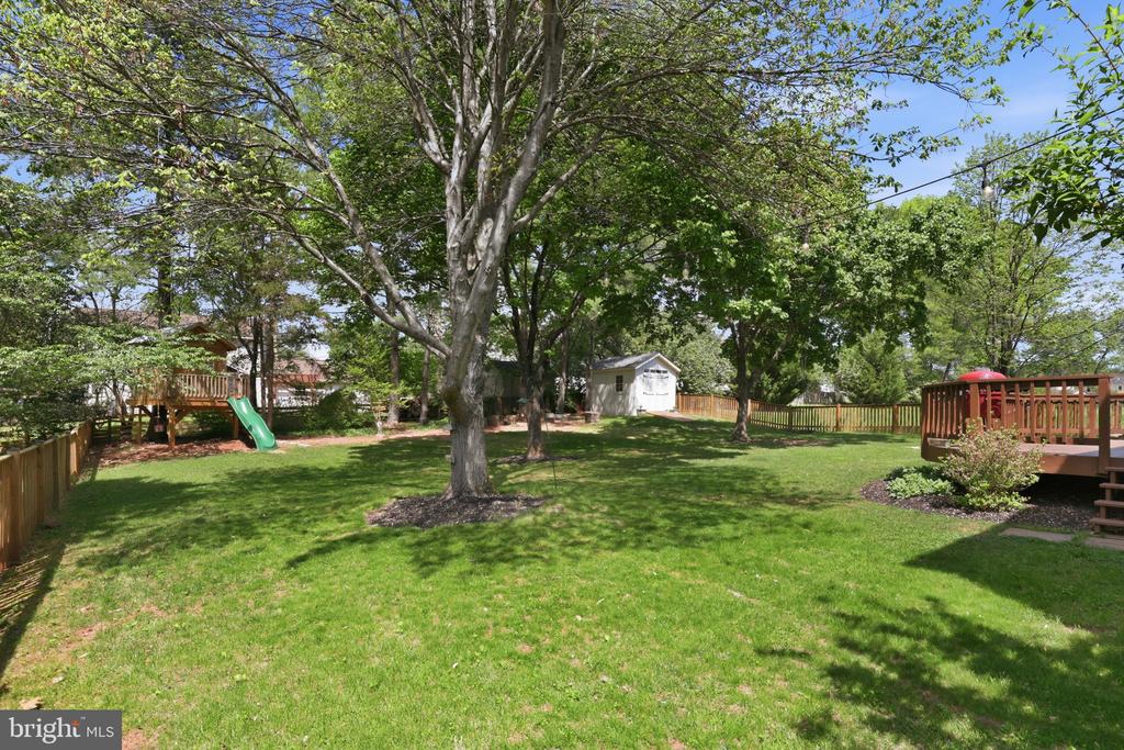 20019 GREAT FALLS FOREST DRIVE