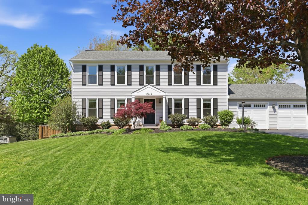 20019 GREAT FALLS FOREST DRIVE