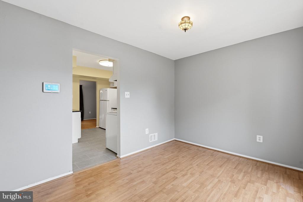 3 CAROLINA COURT