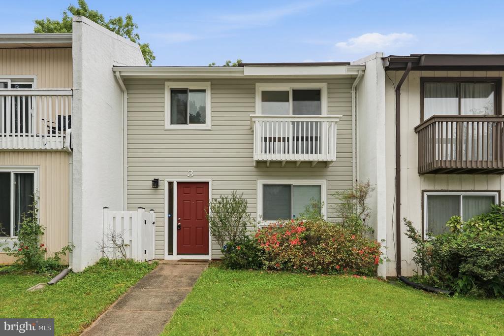 3 CAROLINA COURT