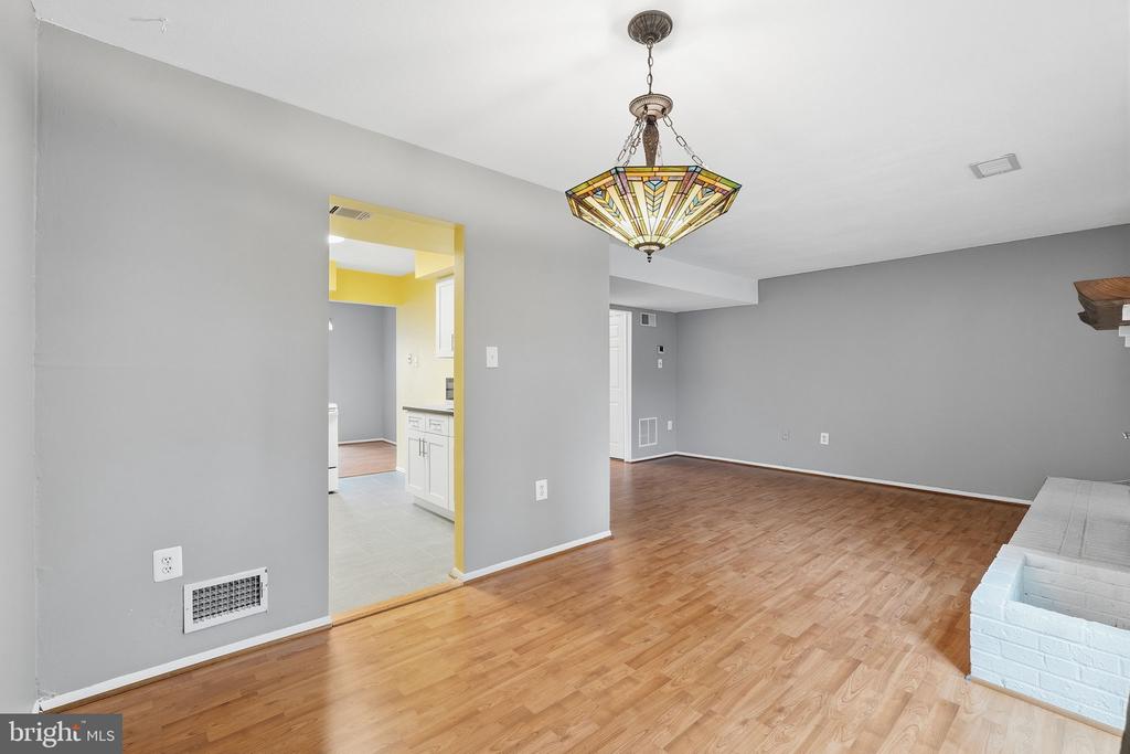 3 CAROLINA COURT