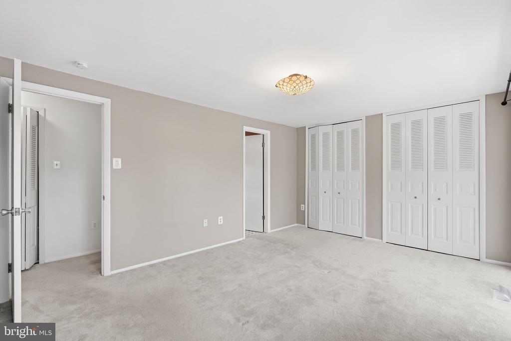 3 CAROLINA COURT