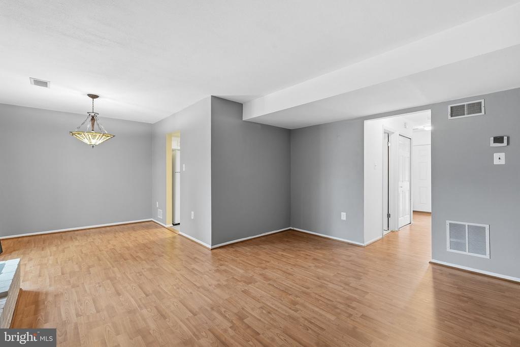 3 CAROLINA COURT