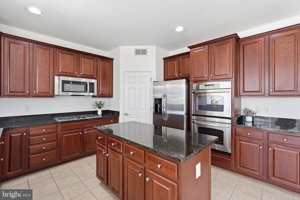 42637 WILLOW BEND DRIVE