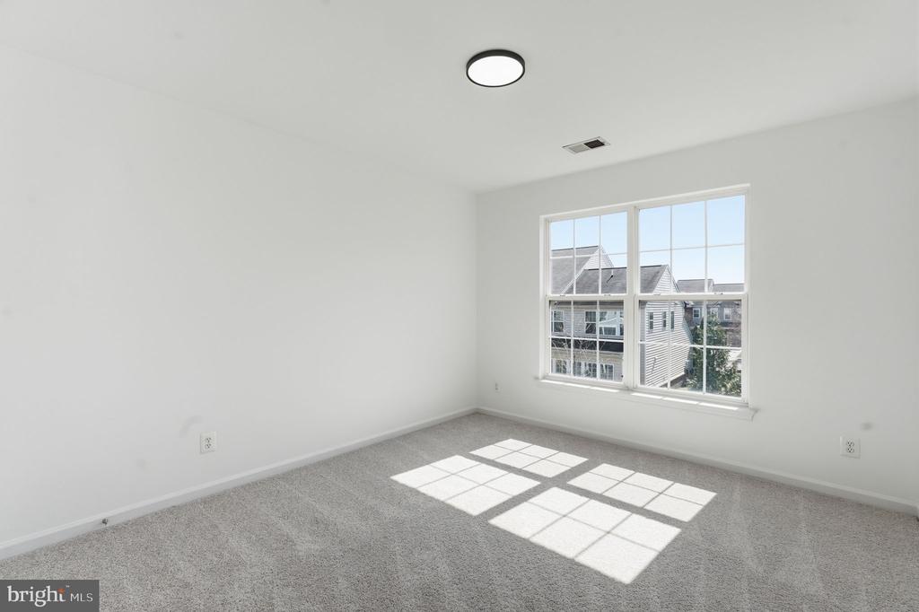 42637 WILLOW BEND DRIVE