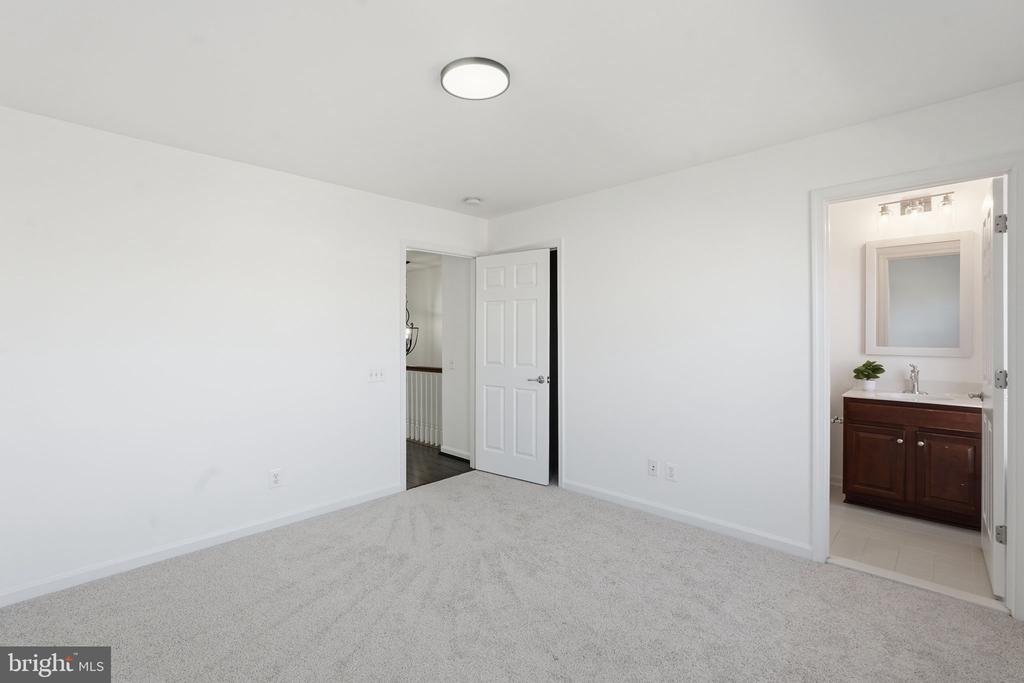 42637 WILLOW BEND DRIVE