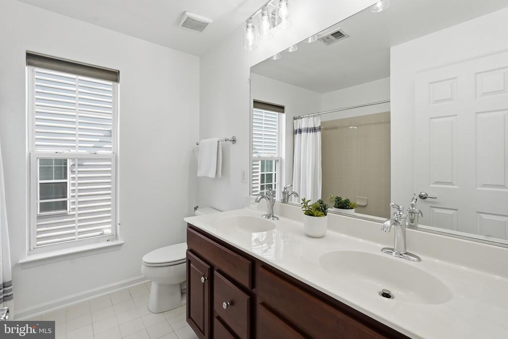 42637 WILLOW BEND DRIVE