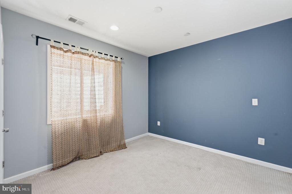 42637 WILLOW BEND DRIVE