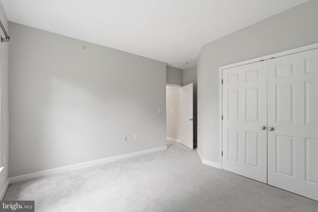 22607 BLUE ELDER TERRACE 303