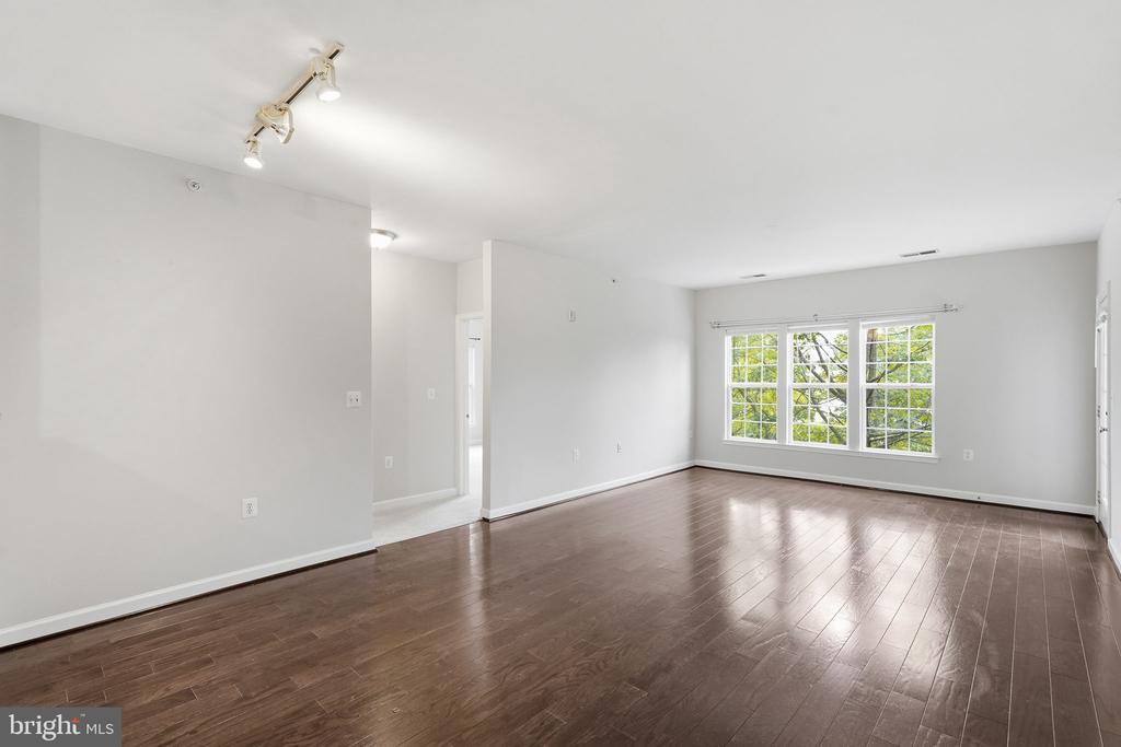 22607 BLUE ELDER TERRACE 303