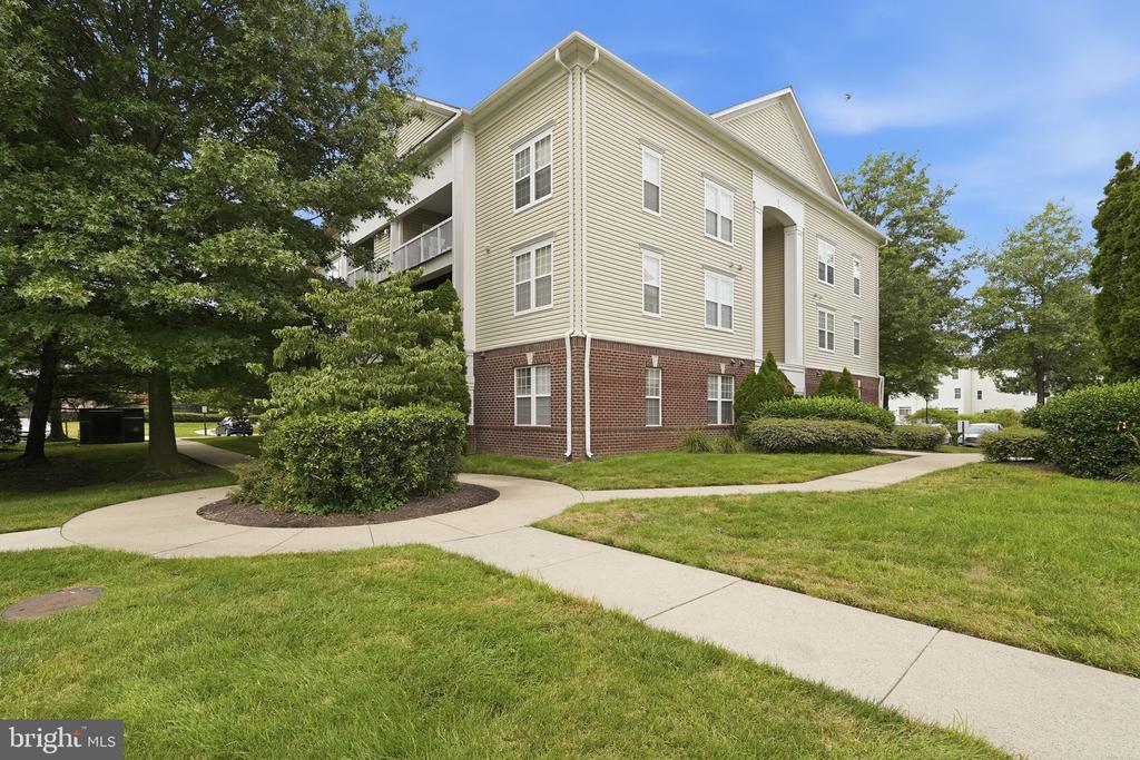 22607 BLUE ELDER TERRACE 303