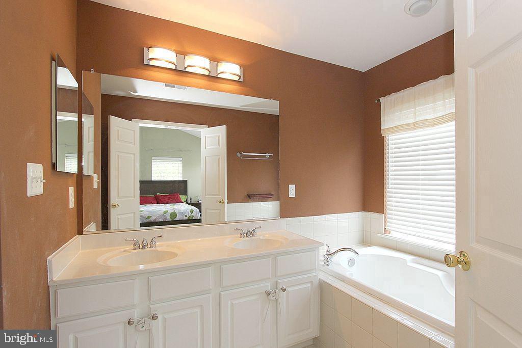 44269 CORNISH LANE