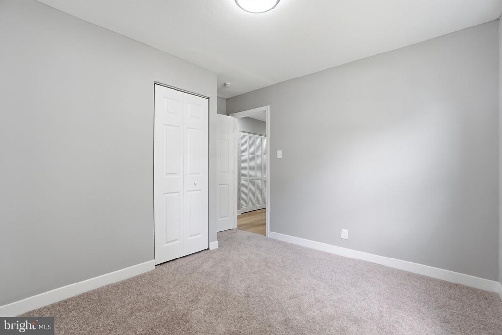 706 S DOGWOOD COURT