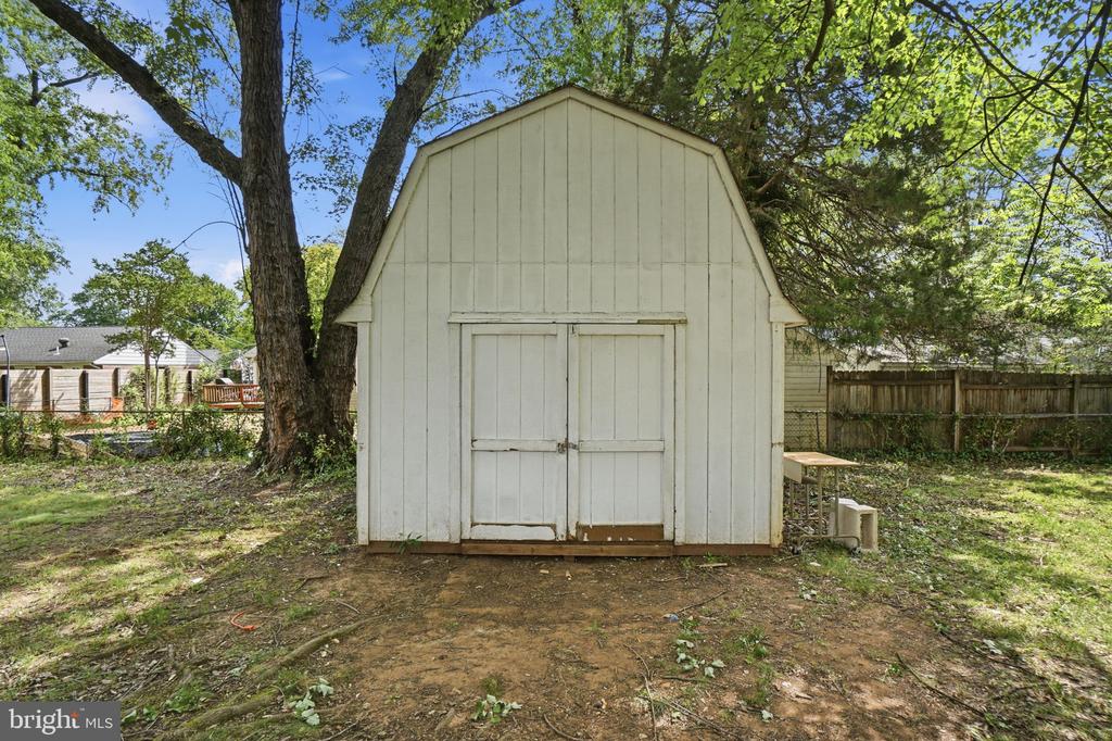 706 S DOGWOOD COURT