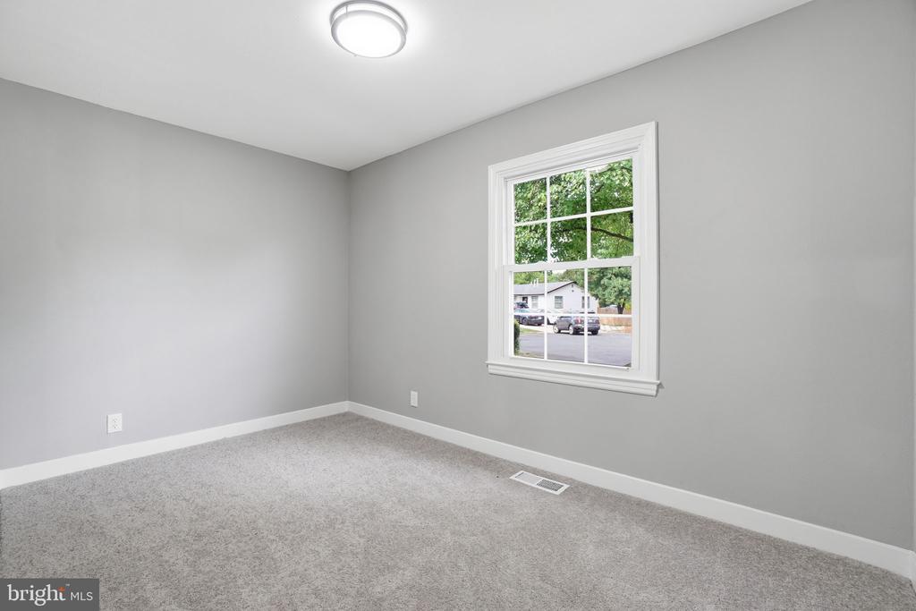 706 S DOGWOOD COURT