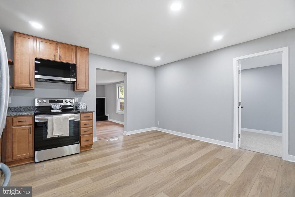 706 S DOGWOOD COURT