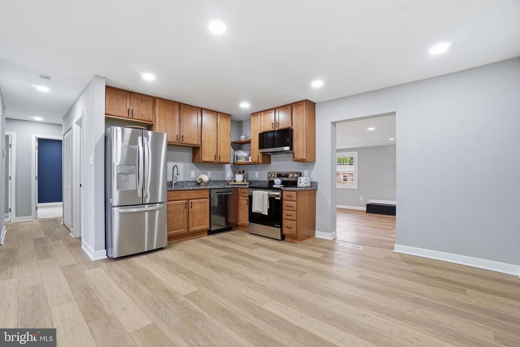 706 S DOGWOOD COURT