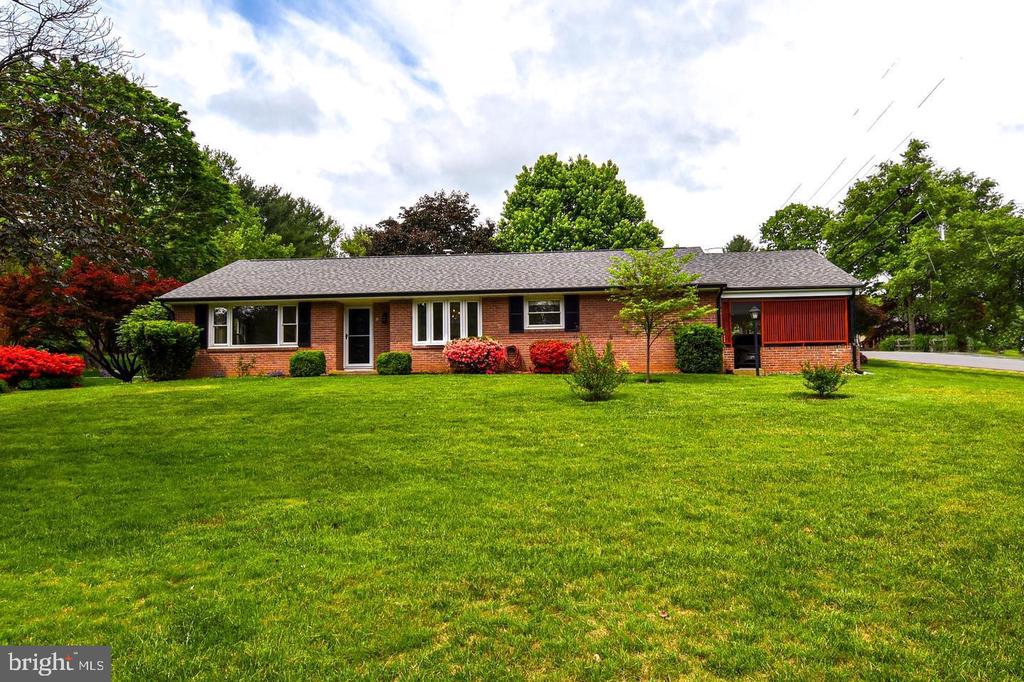2 CINNAMON FERN ROAD