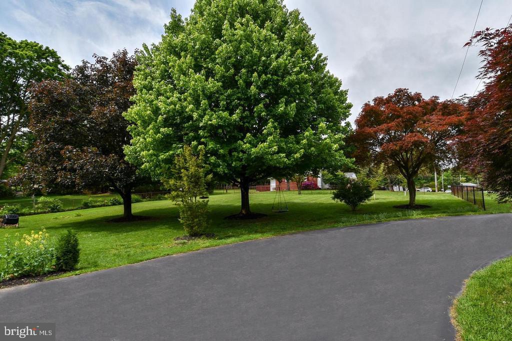 2 CINNAMON FERN ROAD