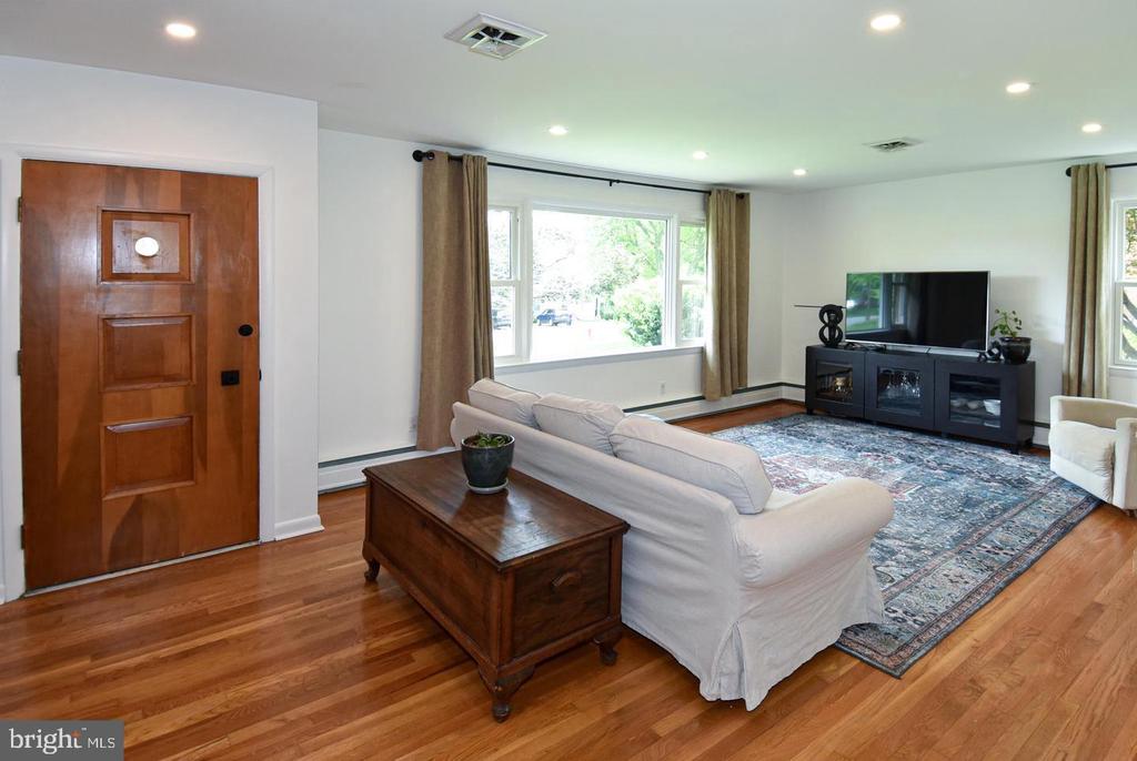2 CINNAMON FERN ROAD