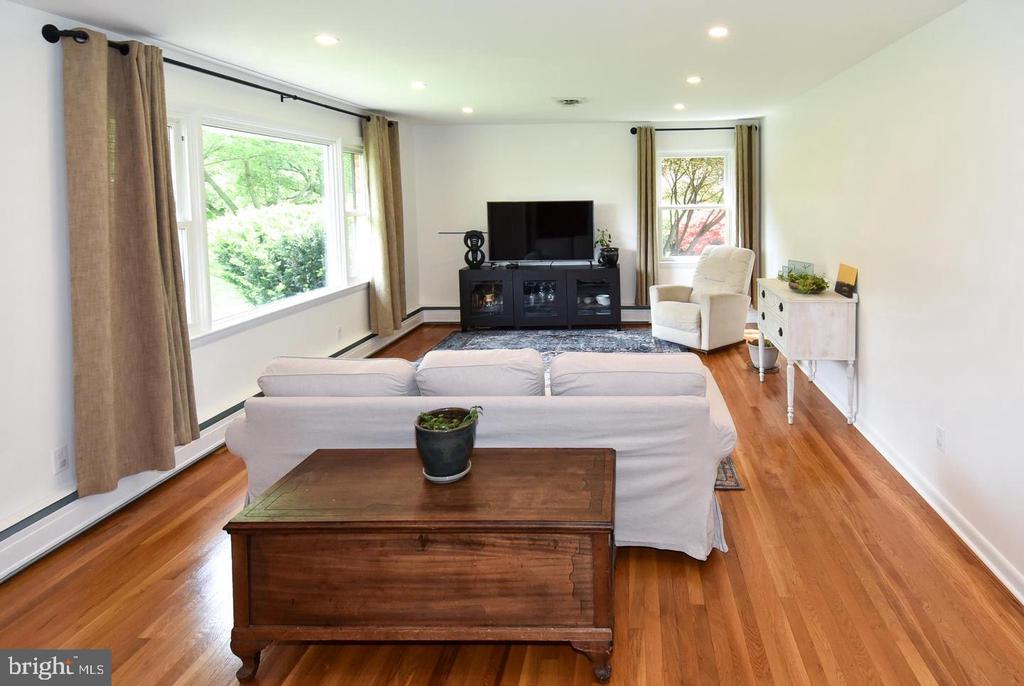 2 CINNAMON FERN ROAD