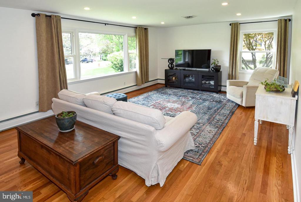 2 CINNAMON FERN ROAD