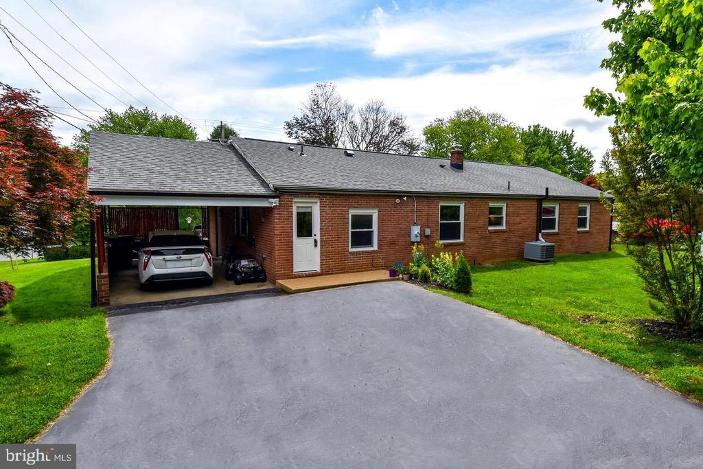 2 CINNAMON FERN ROAD