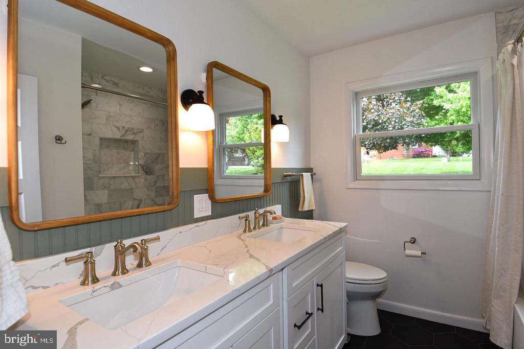 2 CINNAMON FERN ROAD