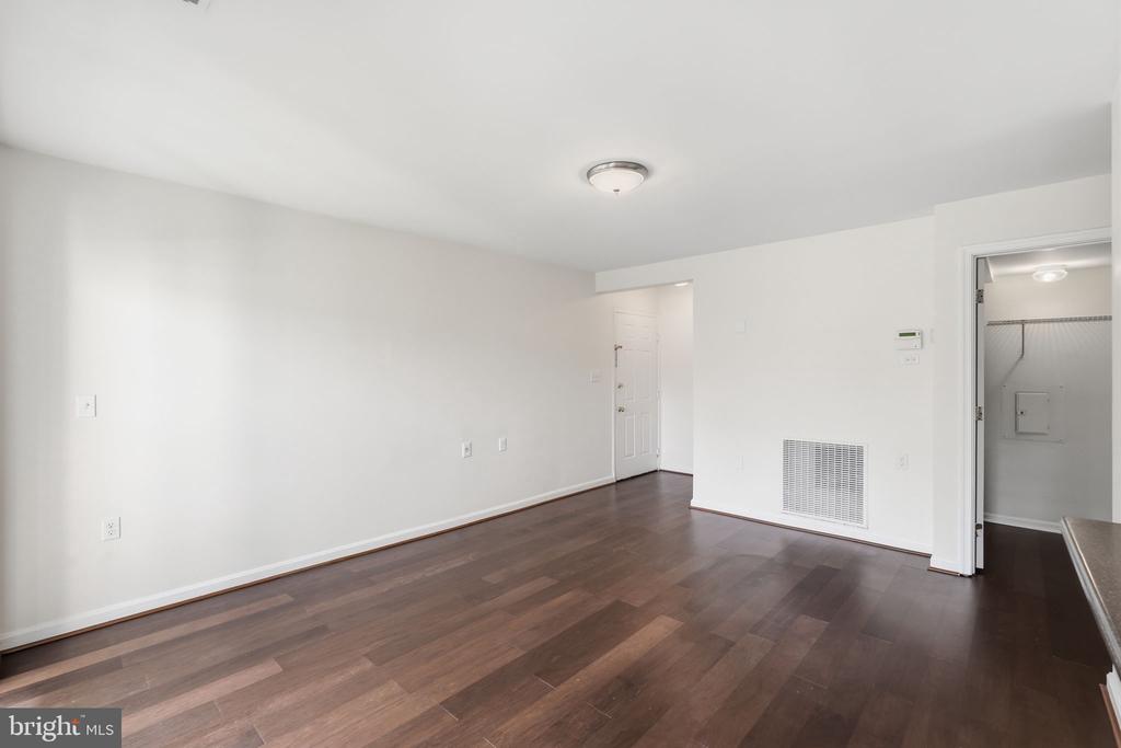 116 WESTWICK COURT Unit: 1