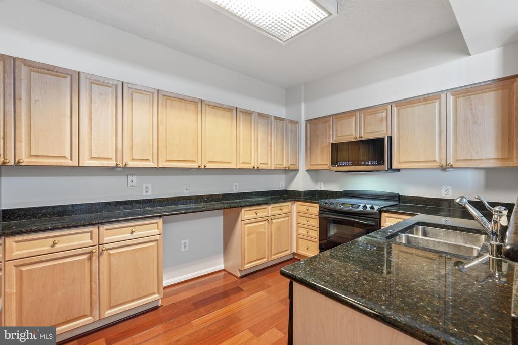 19355 CYPRESS RIDGE TERRACE Unit: 408