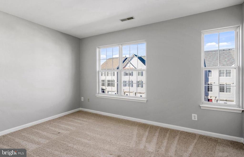 45461 BLUEMONT JUNCTION SQUARE