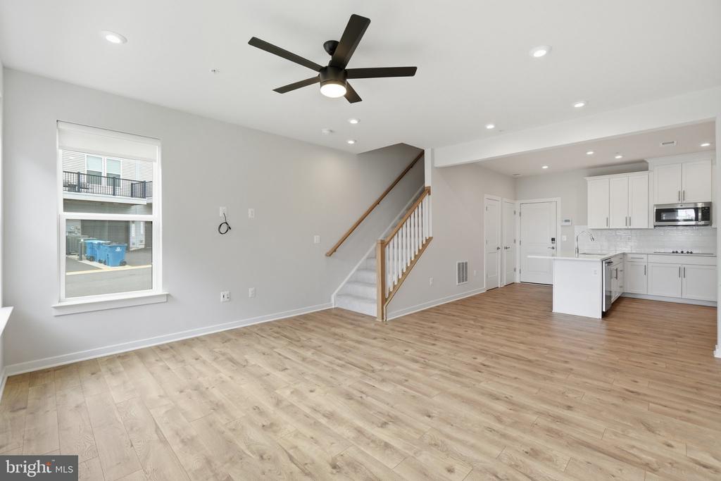 44481 WOLFHOUND SQUARE