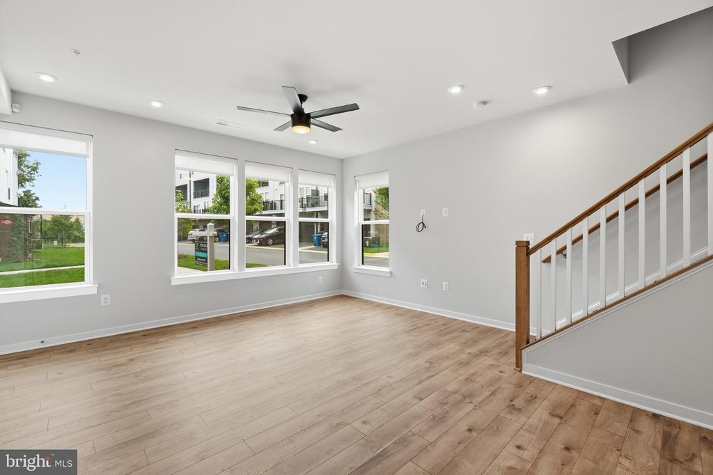 44481 WOLFHOUND SQUARE